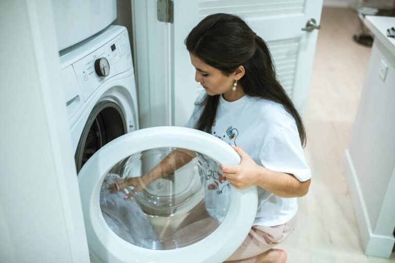 How to Earn $3,000/Month Working as a Laundry Attendant in Canada